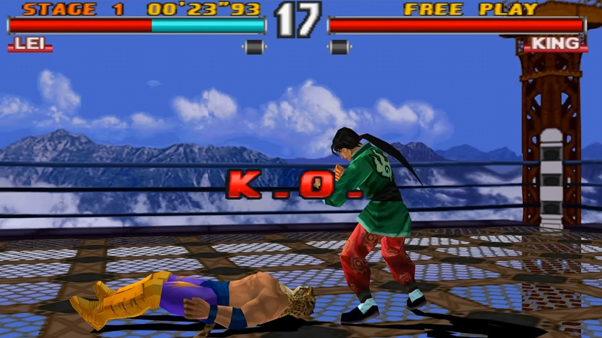 Ảnh chụp màn hình kết thúc trận đấu giữa King và Lei trong game đối kháng Tekken 2 trên PlayStation.