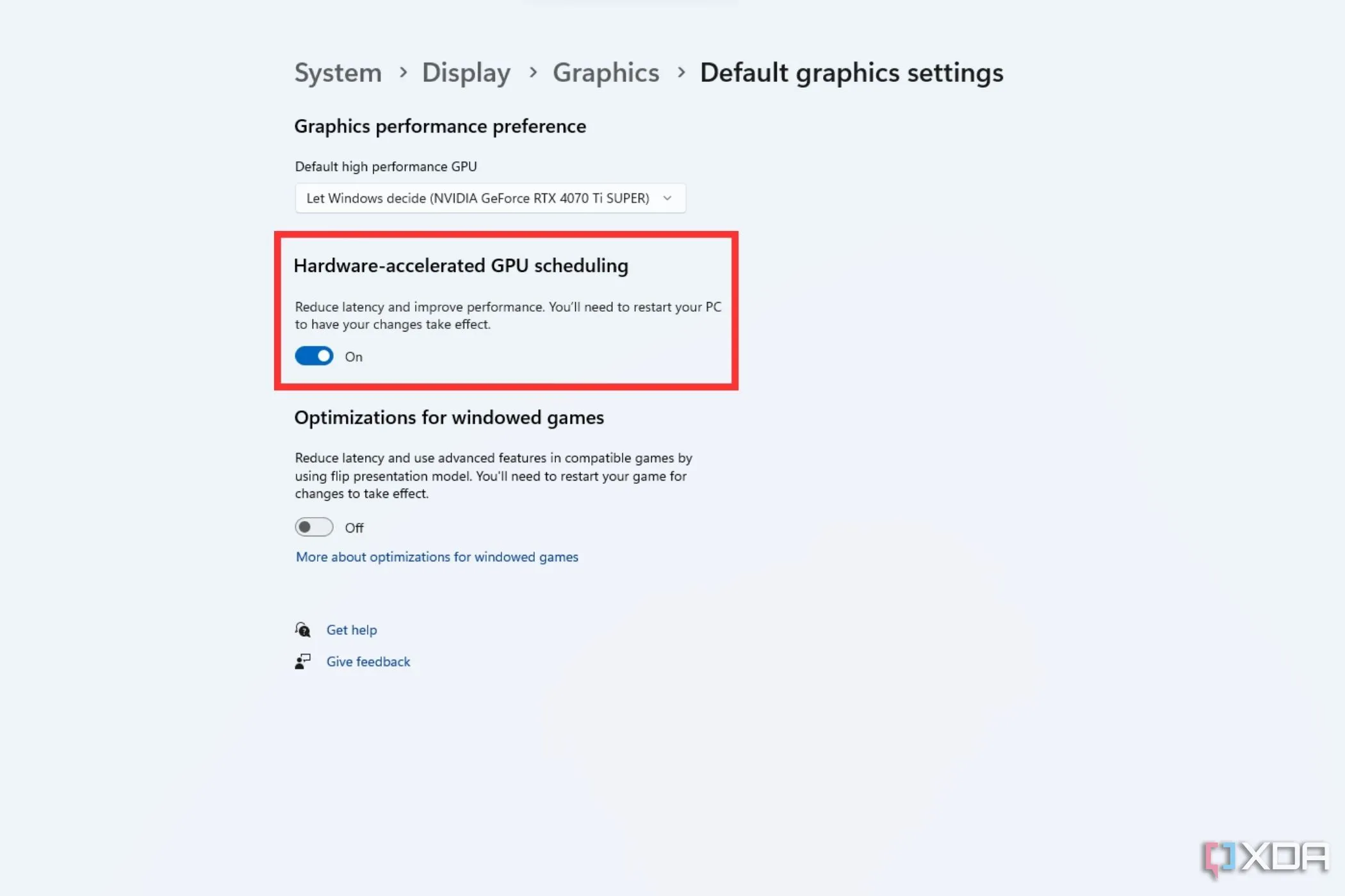 Ảnh chụp màn hình tùy chọn Hardware-accelerated GPU scheduling trong cài đặt đồ họa của Windows được tô sáng