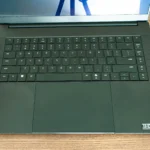 Bàn phím RGB của laptop Razer Blade 16 (2025)