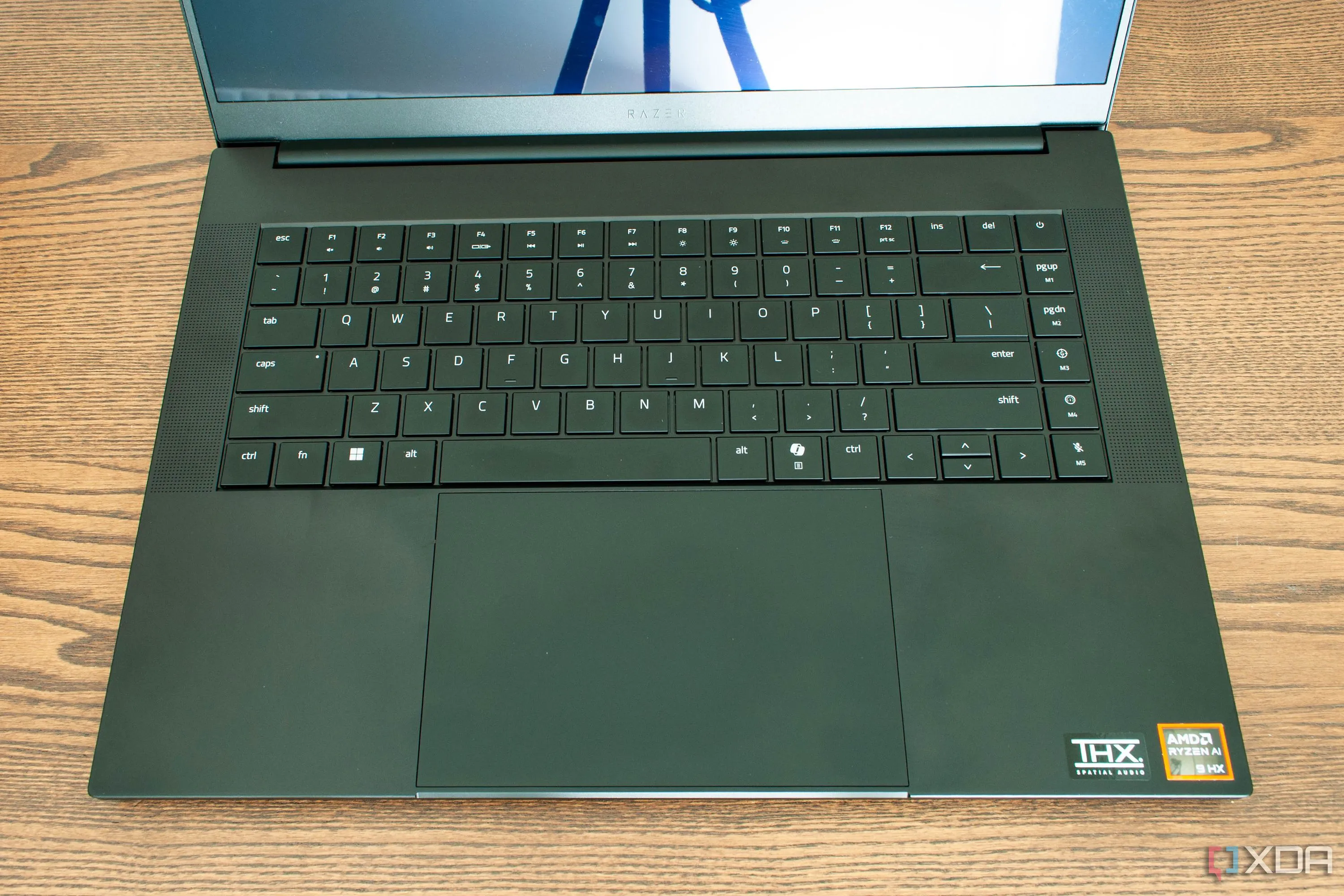 Bàn phím RGB của laptop Razer Blade 16 (2025)
