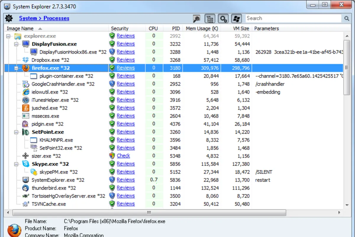 Bảng điều khiển System Explorer hiển thị danh sách các tiến trình cùng thông tin CPU và bộ nhớ, với các tab chức năng khác.