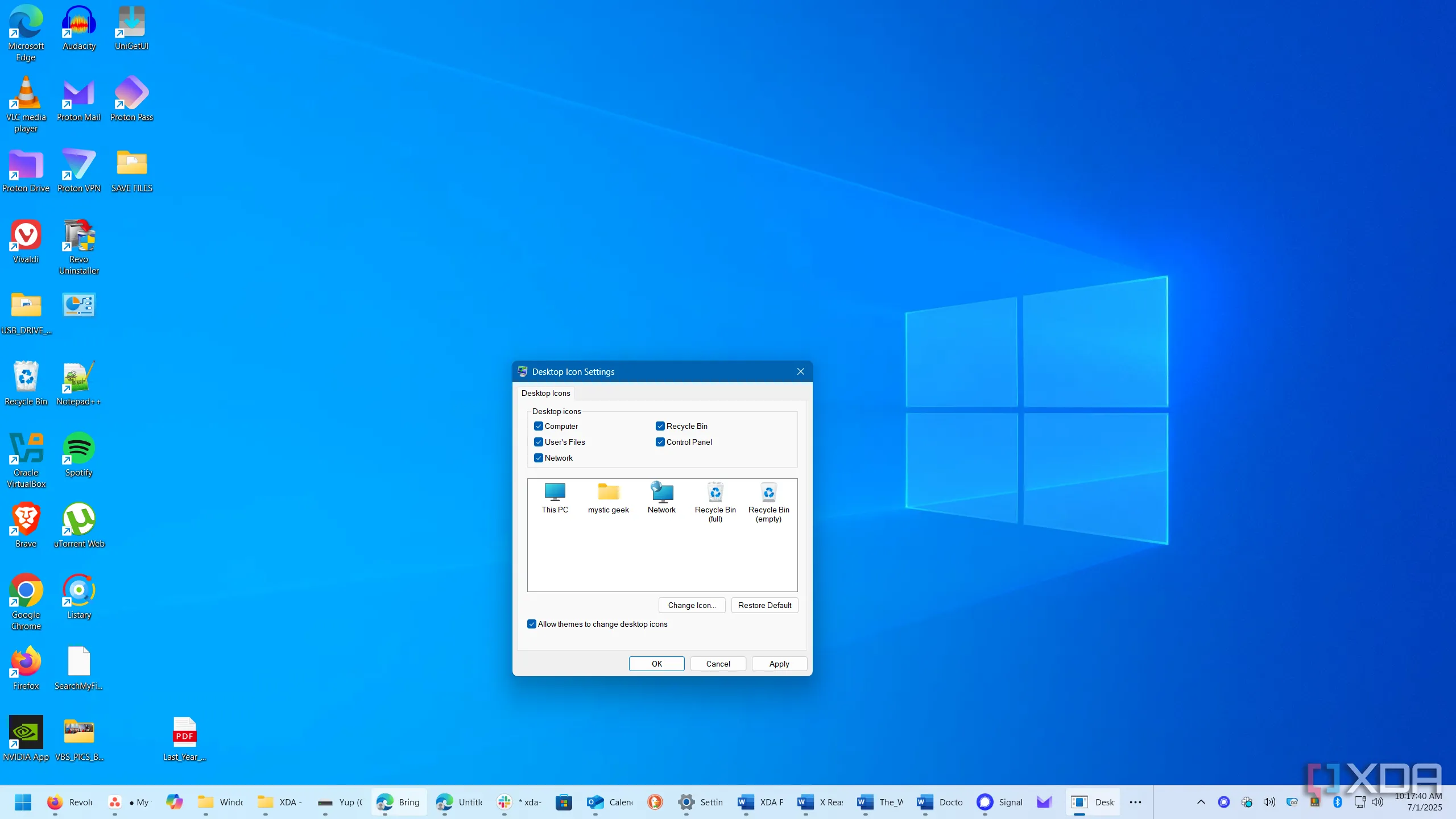 Cài đặt hiển thị các biểu tượng desktop truyền thống như &quot;This PC&quot; và &quot;Control Panel&quot; trên Windows 11, hoàn thiện giao diện giống Windows 10.
