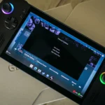 Giao diện tích hợp Discord trong ứng dụng Winhanced trên máy chơi game cầm tay Windows, cho phép truy cập nhanh các tùy chọn trò chuyện và voice chat.