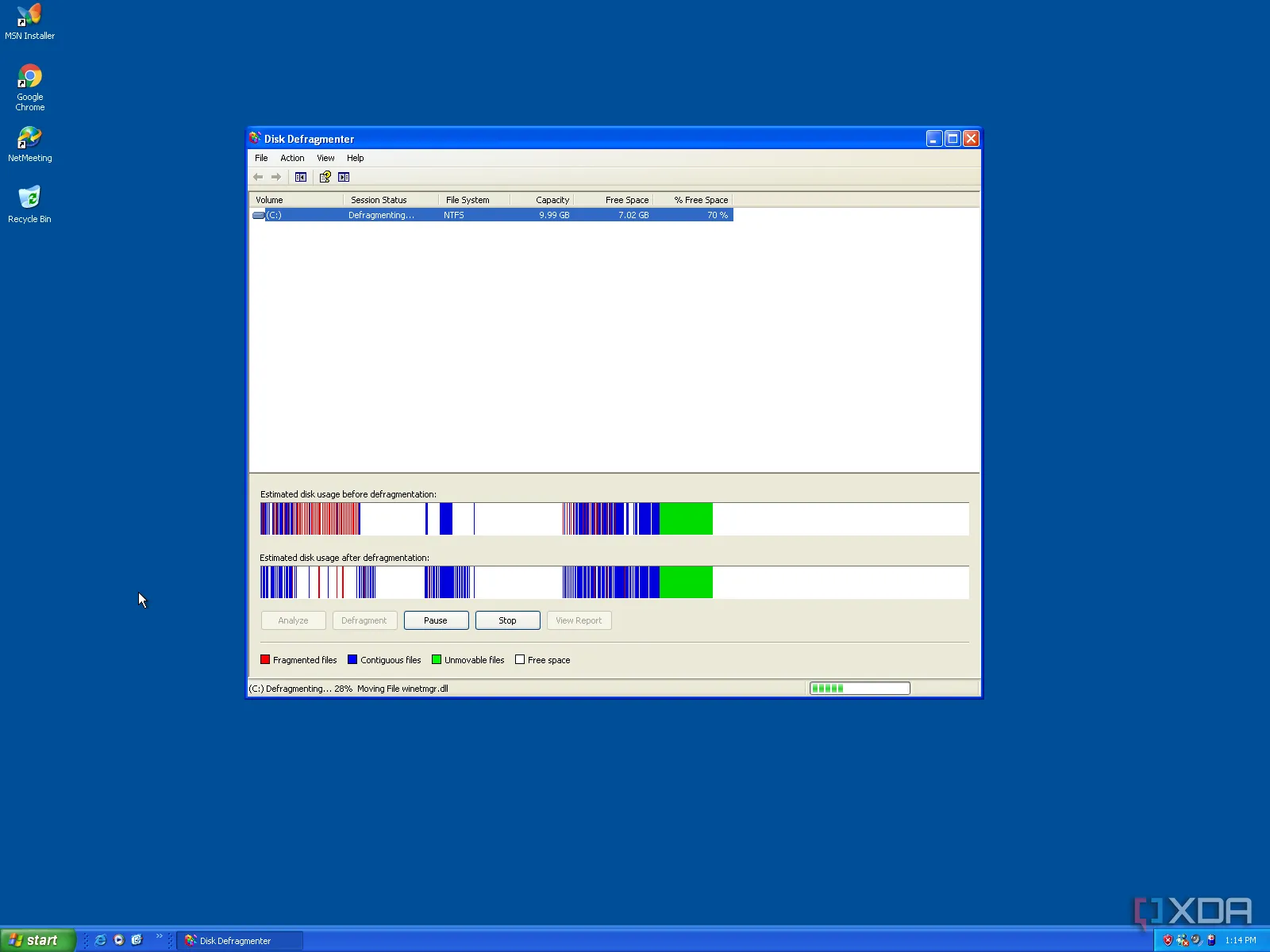 Giao diện trực quan của công cụ chống phân mảnh ổ đĩa Disk Defragmenter trên Windows XP hiển thị các khối dữ liệu