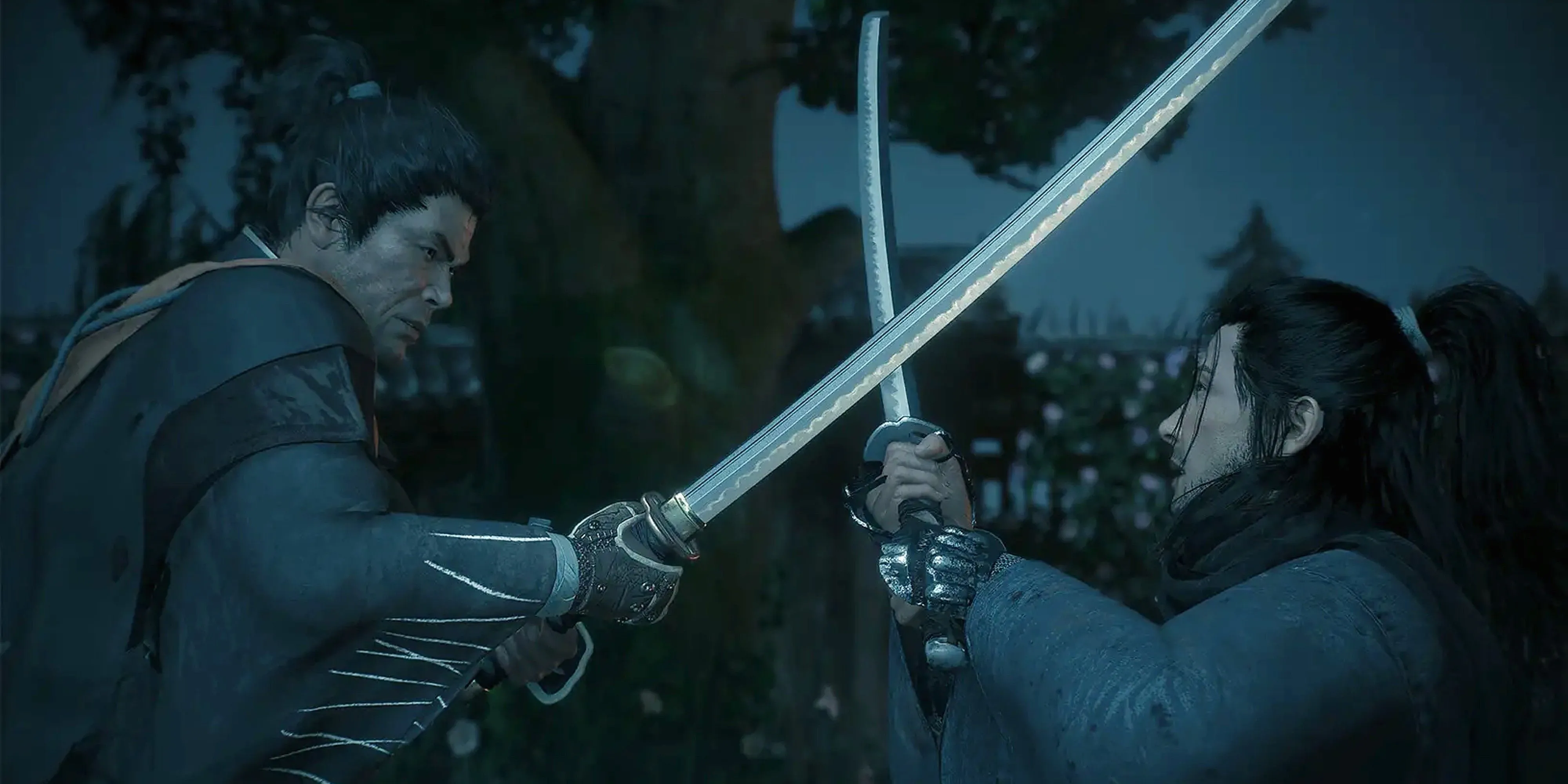 Hai nhân vật trong Rise of the Ronin đối mặt với nhau trong trận chiến kiếm đầy kịch tính, thể hiện lối chơi hành động đặc trưng.