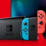 Hệ máy chơi game Nintendo Switch đặt trước TV với màn hình hiển thị game Mario Kart 8 Deluxe, minh họa trải nghiệm chơi game tại gia.