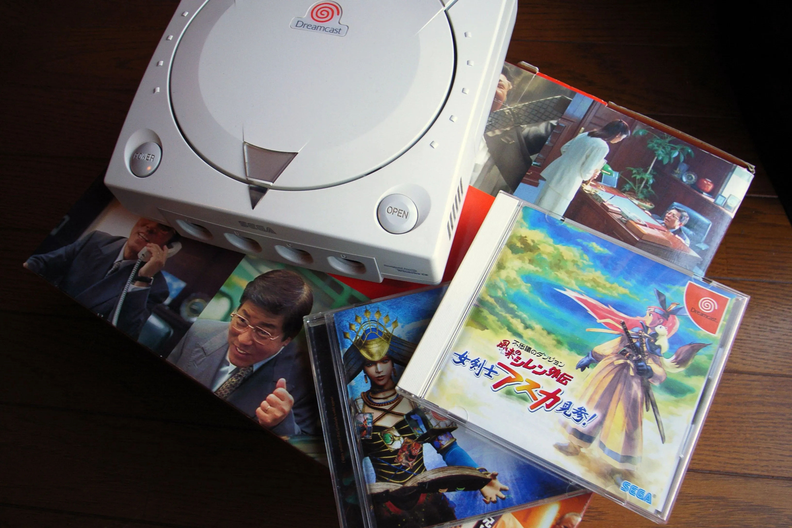 Hệ máy Sega Dreamcast cùng một số tựa game nổi bật, console tiên phong nhưng không tránh khỏi thất bại.