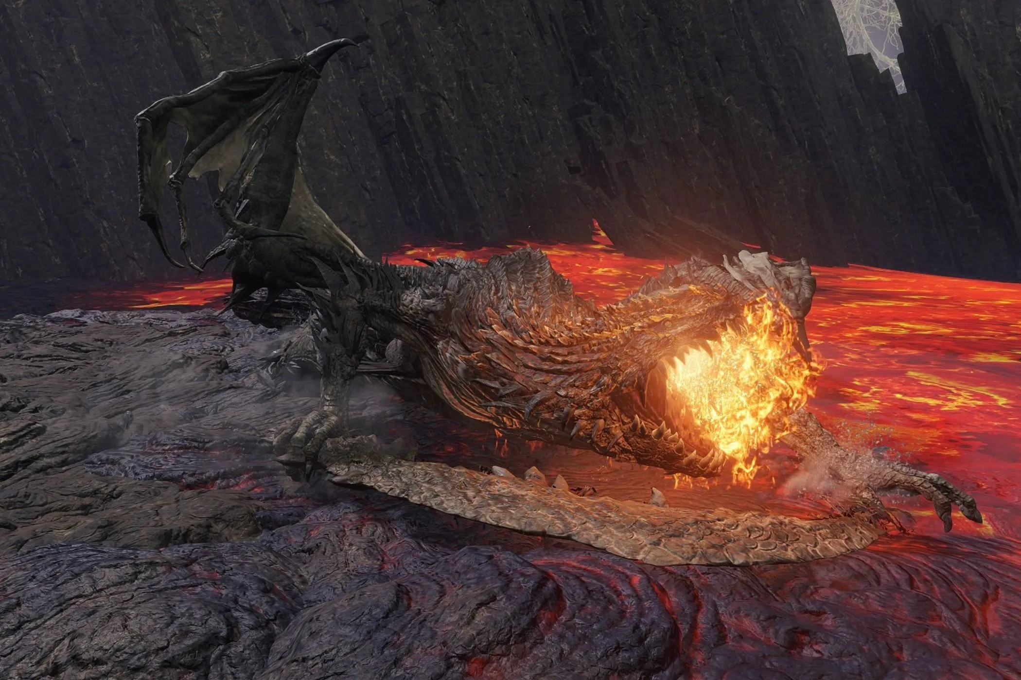 Hình ảnh Magma Wyrm trong Elden Ring đang di chuyển trong dung nham
