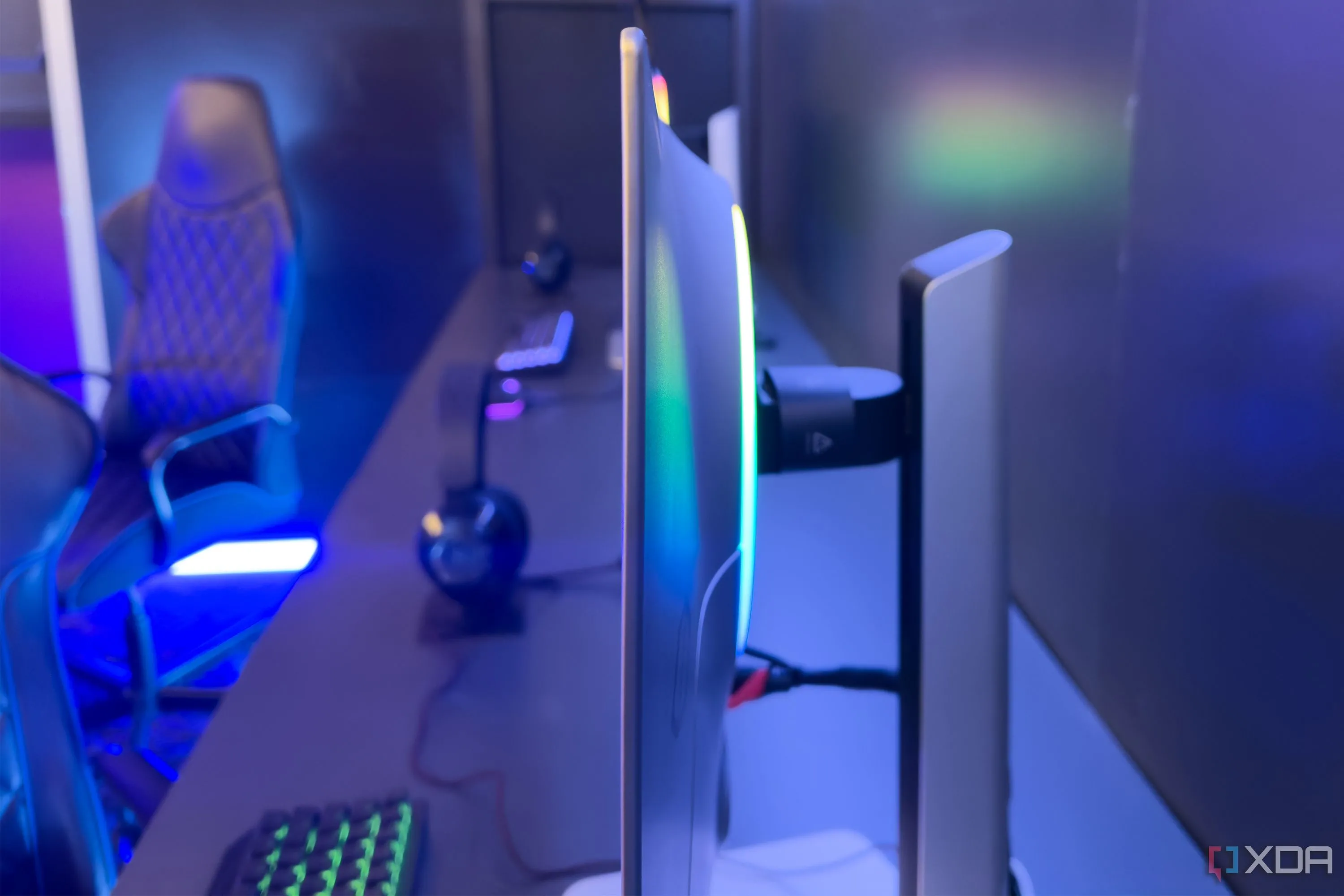 Hình ảnh minh họa màn hình Samsung Odyssey OLED G6 500Hz, thiết bị lý tưởng cho gaming 8K