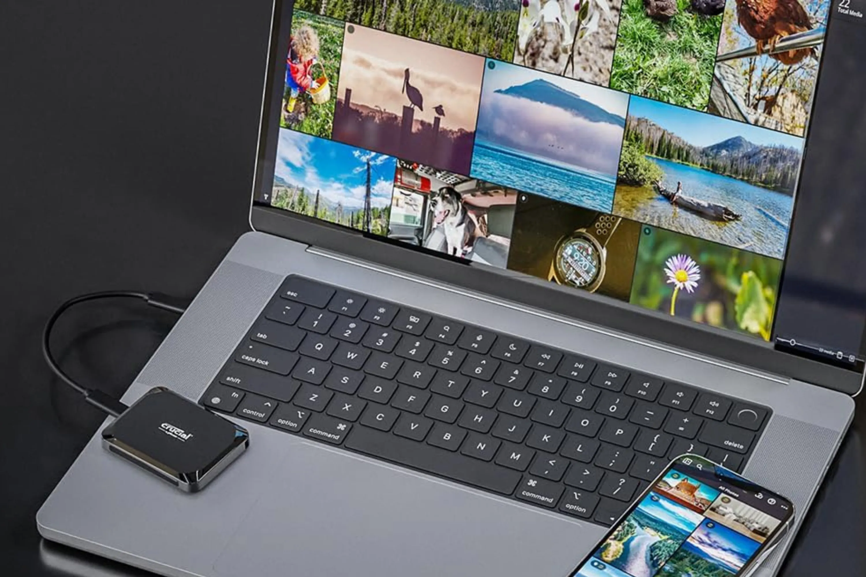 Hình ảnh thực tế ổ cứng SSD di động Crucial X9 cho thấy thiết kế nhỏ gọn