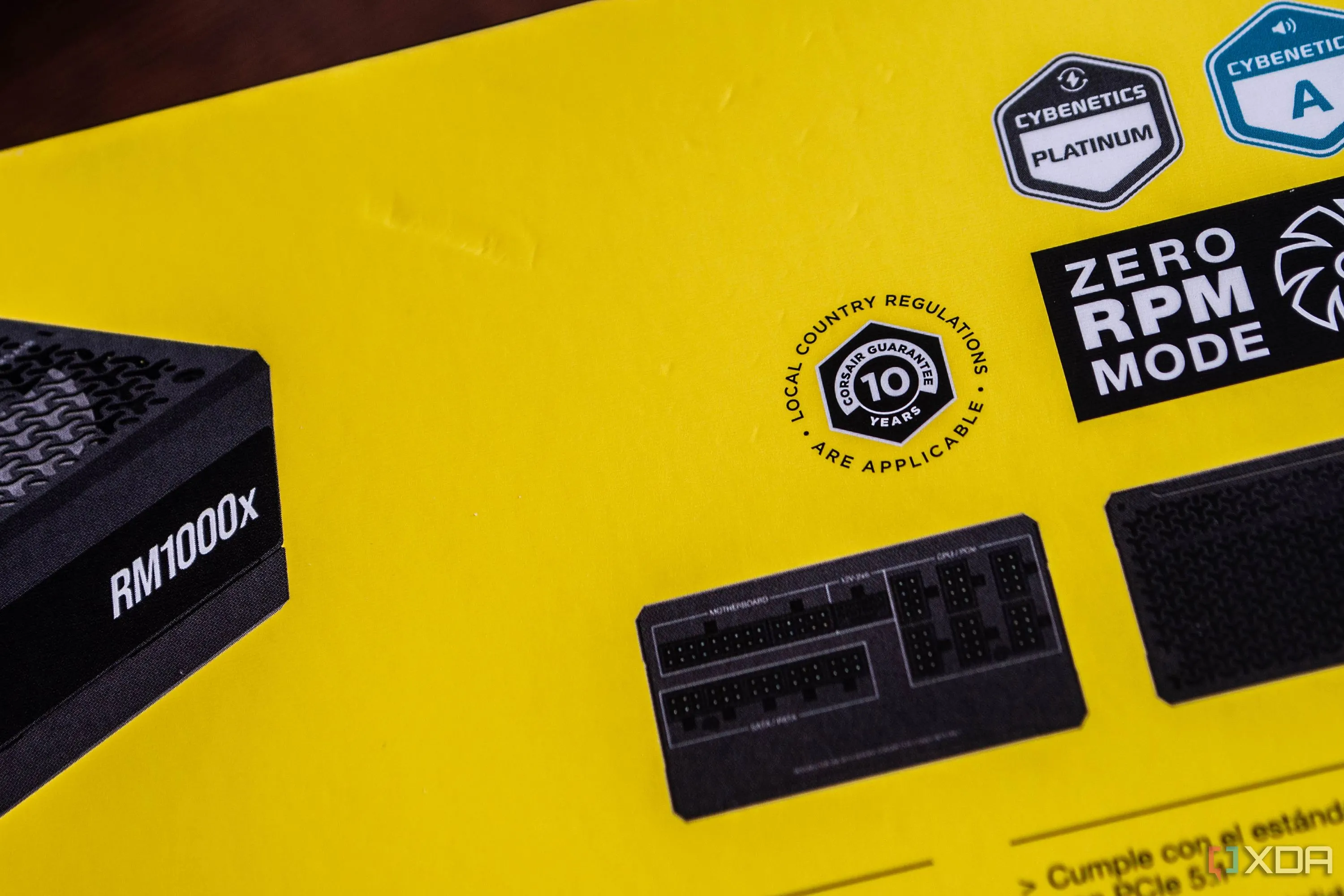 Hộp nguồn máy tính Corsair RM1000x hiển thị rõ ràng thời hạn bảo hành 10 năm, yếu tố quan trọng khi chọn mua PSU chất lượng