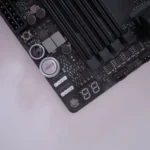 Màn hình debug Q-Code trên bo mạch chủ ASUS ROG Crosshair X670E Hero