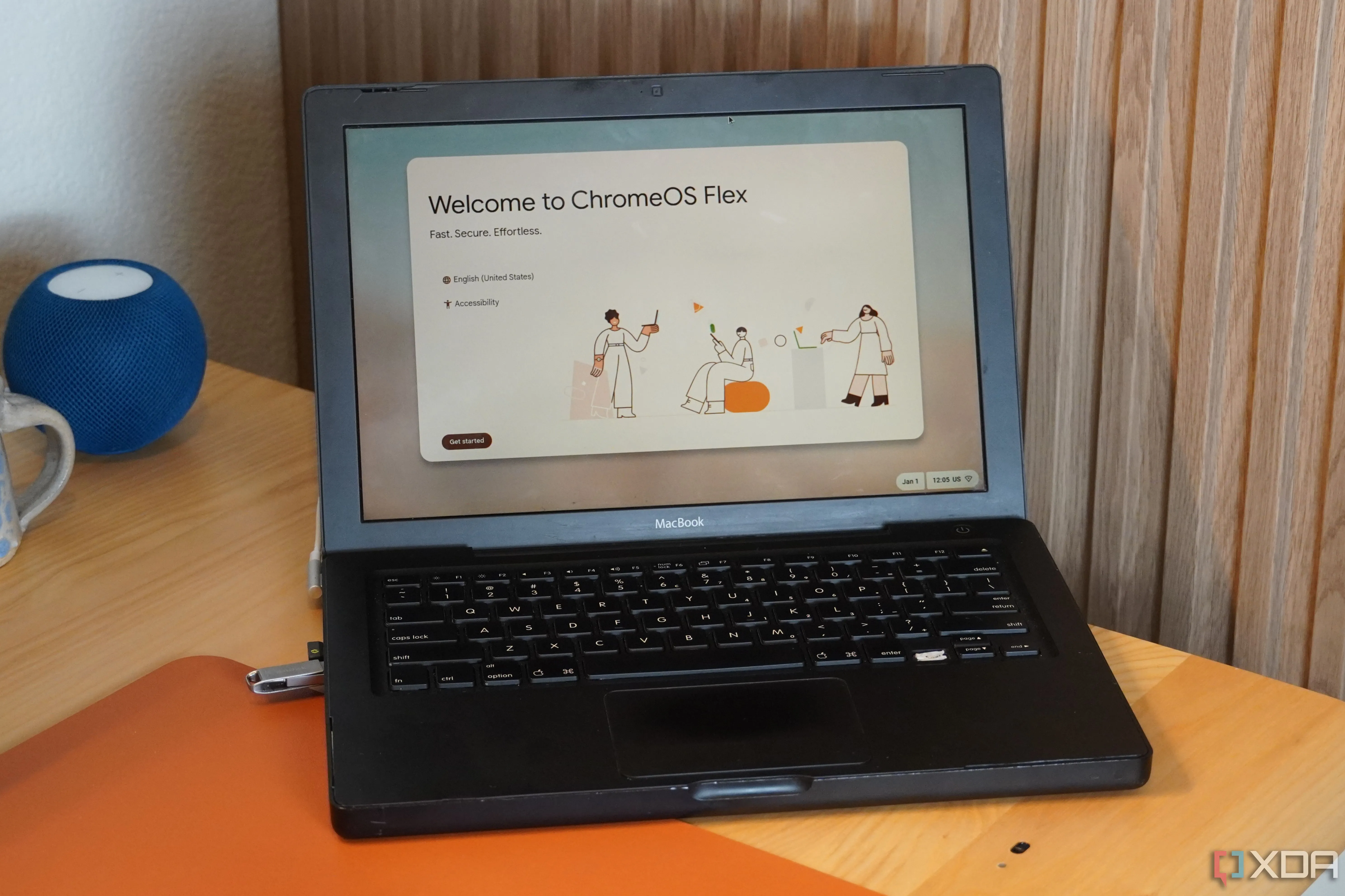 Màn hình khởi động của ChromeOS Flex trên laptop MacBook, minh họa giải pháp hệ điều hành nhẹ cho laptop cũ.