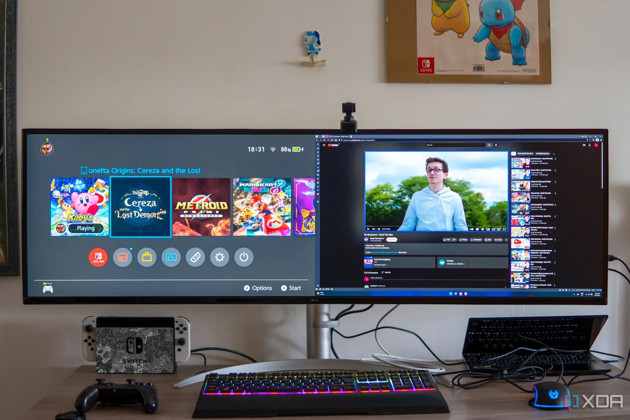 Màn hình LG Ultrawide 49W95C lớn hiển thị cùng lúc nội dung từ laptop và Nintendo Switch, minh họa không gian rộng nhưng có thể gặp vấn đề về scaling.