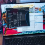 Màn hình máy tính xách tay Windows 11 hiển thị các tác vụ khởi động, minh họa cho việc xử lý lỗi hệ thống và quá trình khắc phục sự cố.