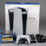 Máy chơi game PlayStation 5 và đĩa game, minh họa dịch vụ cho thuê PS5 tại Nhật Bản