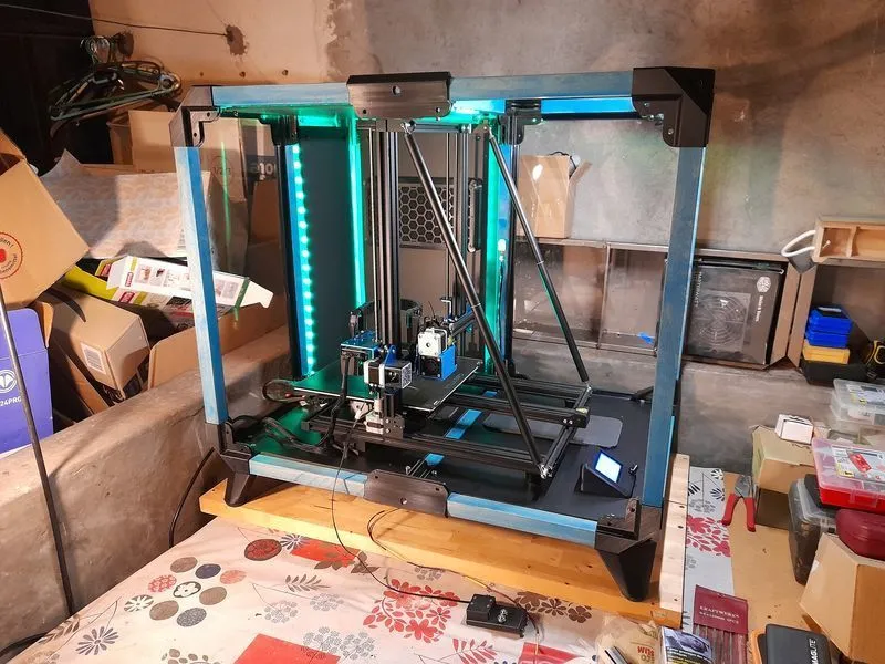 Máy in 3D trong buồng bảo vệ