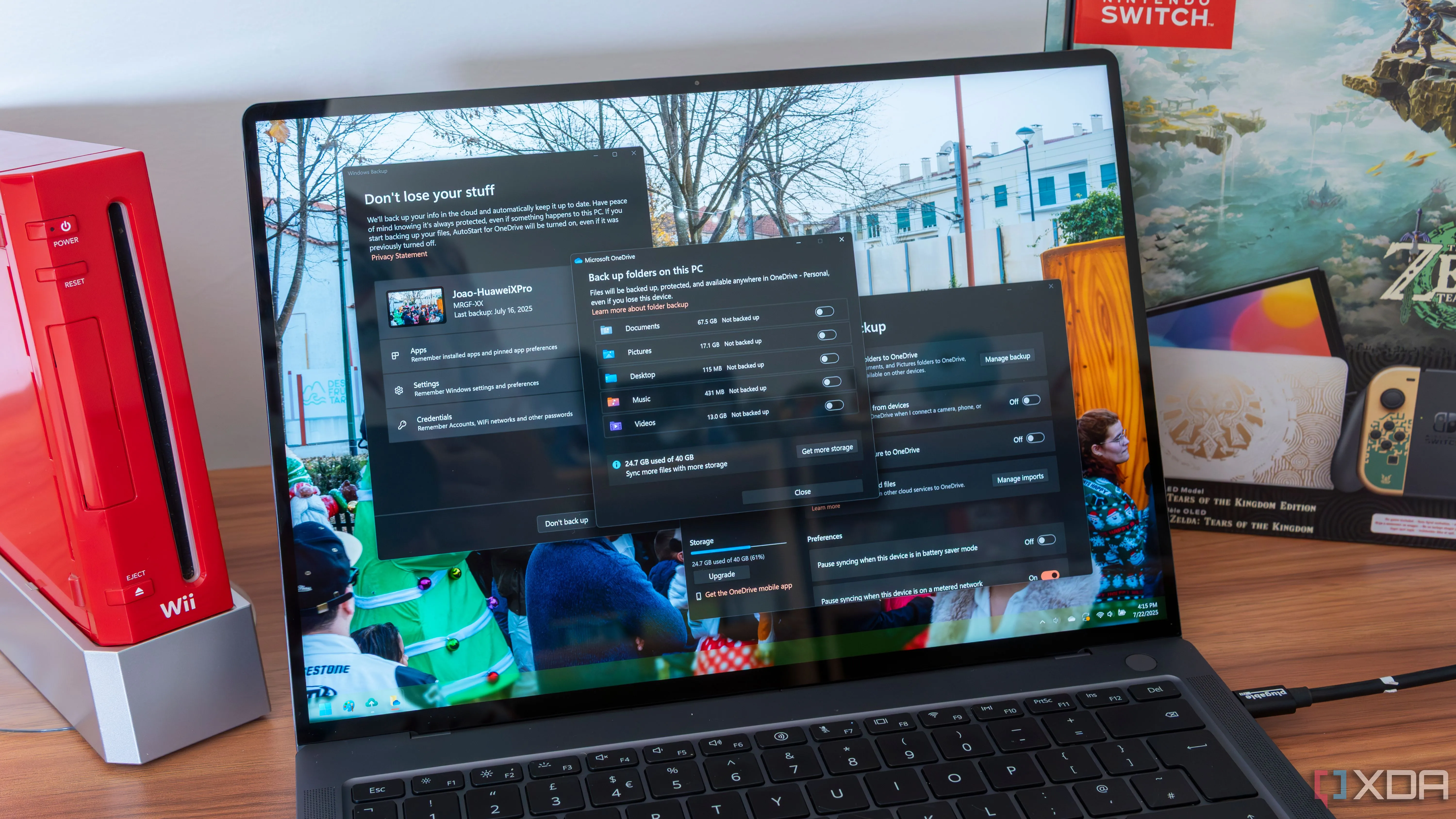 Máy tính xách tay Windows 11 hiển thị các tùy chọn sao lưu đám mây với giao diện widget