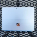 Microsoft Surface Pro 11 phiên bản 5G với thiết kế mỏng nhẹ, sang trọng