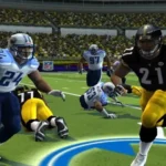 Mô tả hình ảnh gameplay sống động của tựa game bóng bầu dục Madden NFL 09 trên Xbox 360, thể hiện trận đấu kịch tính trên sân cỏ.
