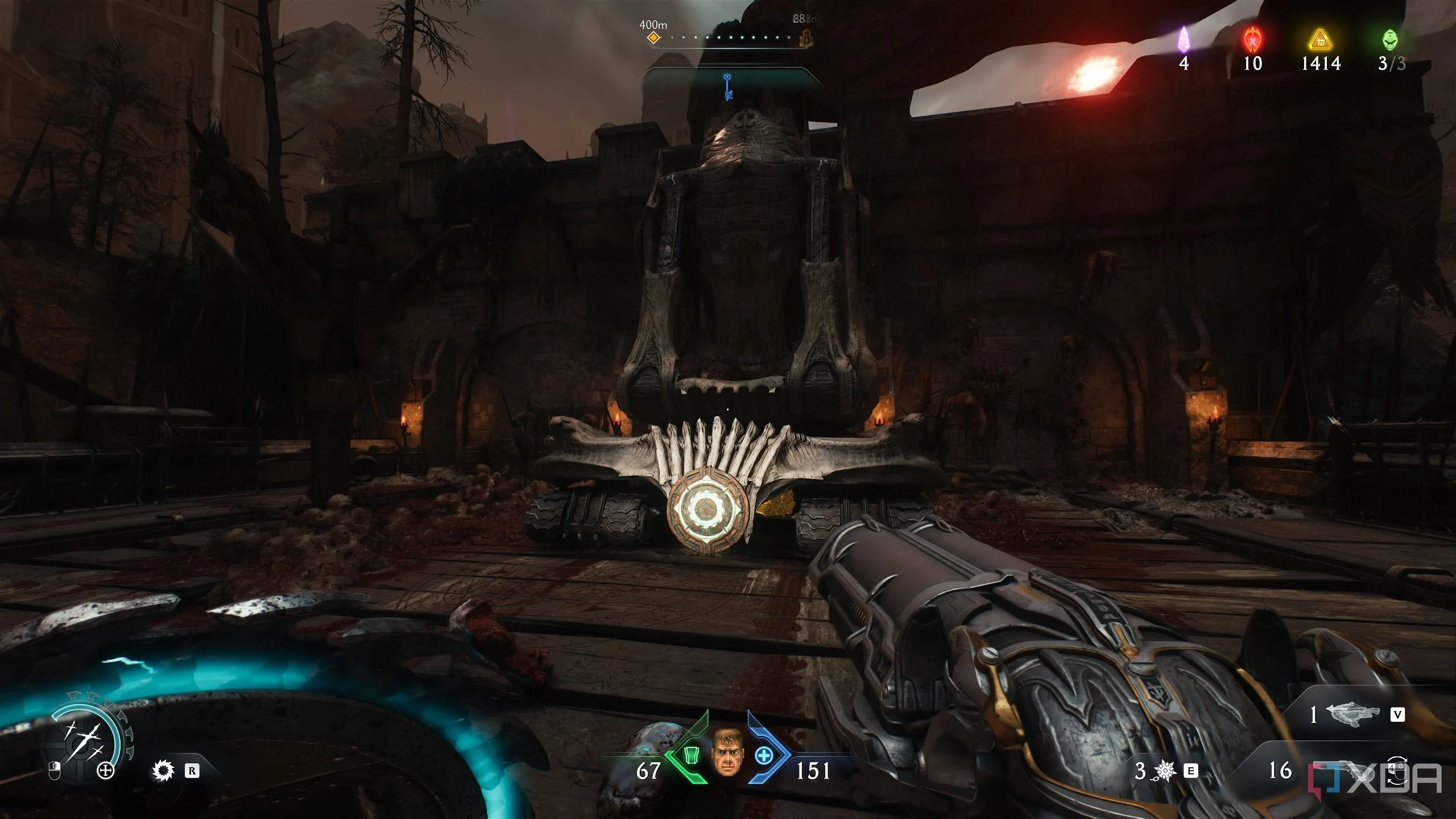 Pháo Thần Công thứ ba trong Chương 20 Doom The Dark Ages, sẵn sàng bị phá hủy bằng Shield Bash.
