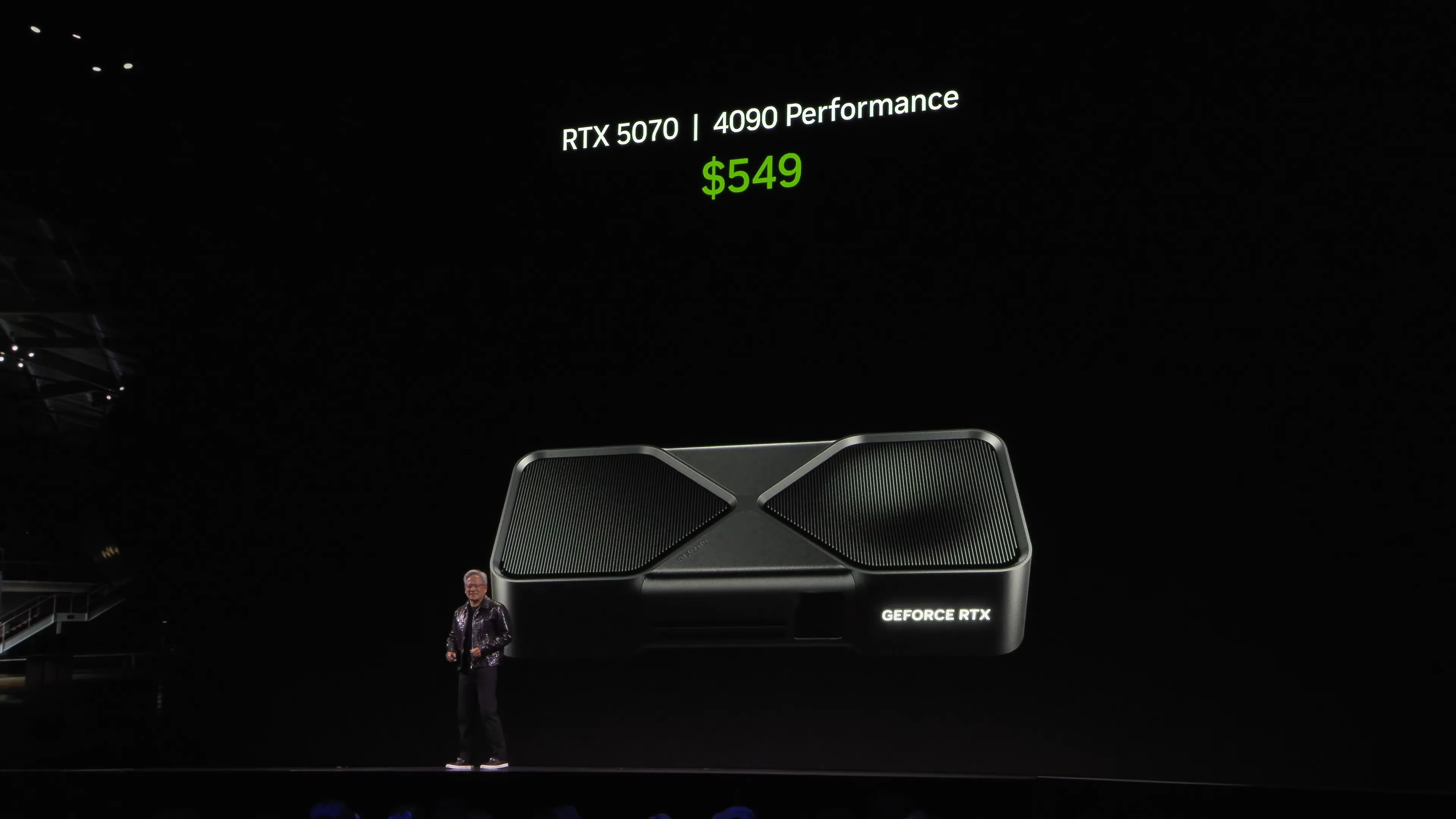 RTX 5070 hiệu suất tuyên bố của Jensen Huang tại CES 2025