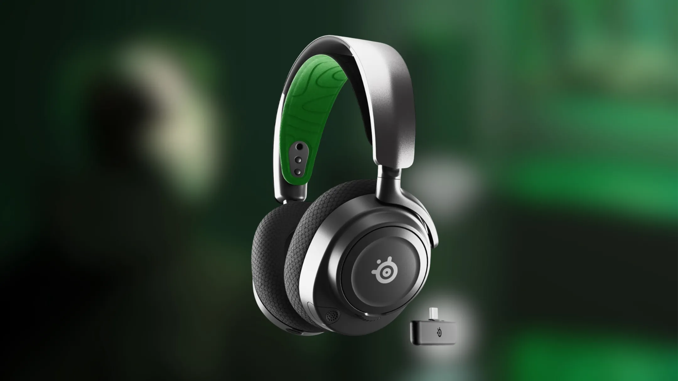 SteelSeries Arctis Nova 7X với các nút điều khiển và mic có thể thu gọn