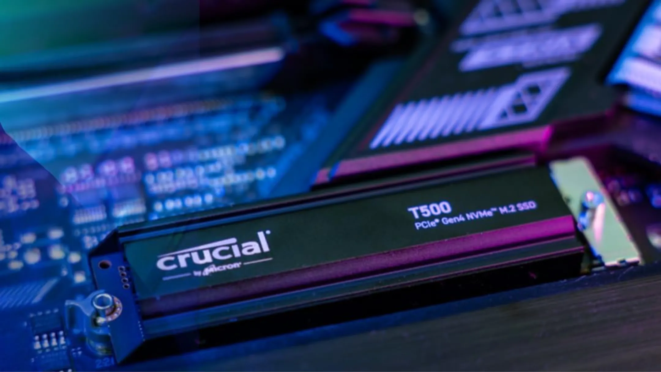 Thiết kế ổ cứng SSD Crucial T500 2TB Gen4 NVMe với tản nhiệt