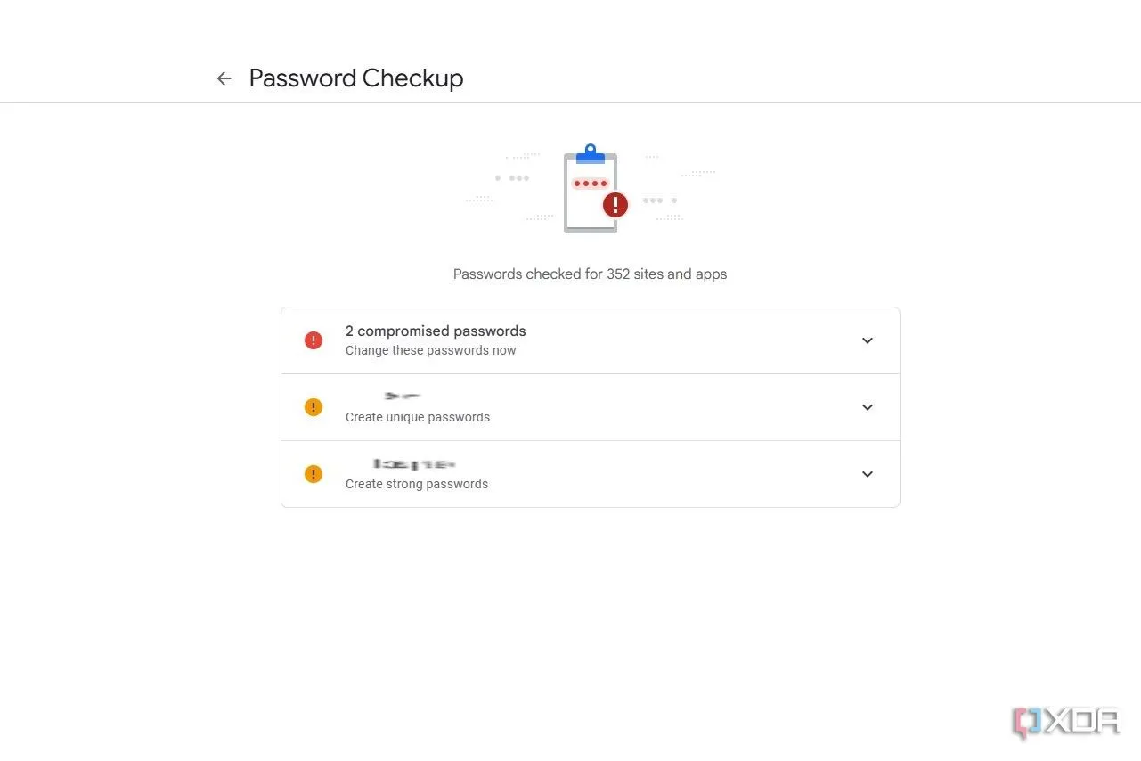 Tính năng kiểm tra mật khẩu của Google Password Manager trên PC, hiển thị cảnh báo về mật khẩu yếu hoặc bị rò rỉ.